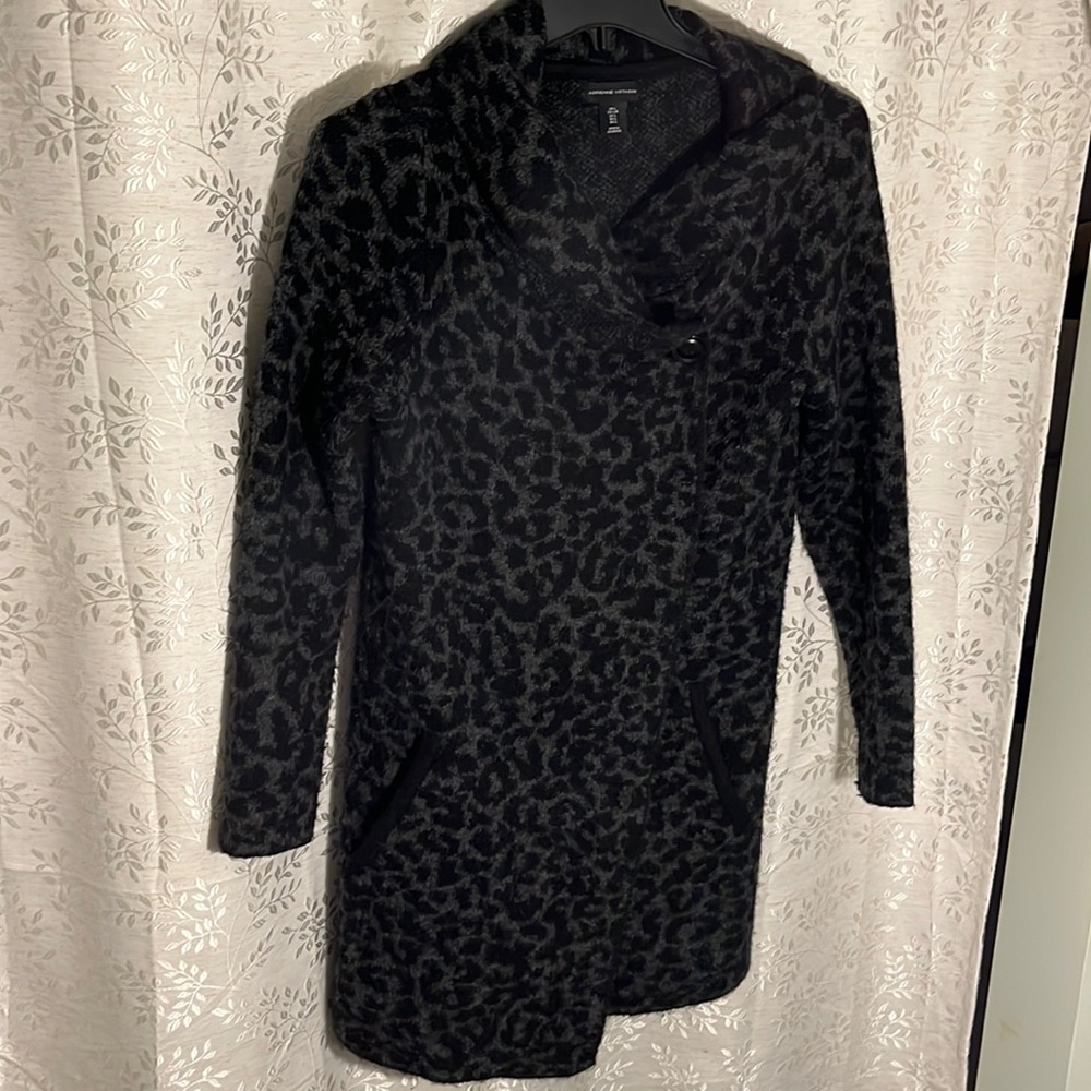 Adrienne Vittadini sweater Large long cardigan gray and black leopard print